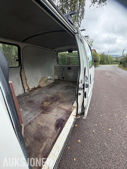 Toyota HiAce 23 of 30