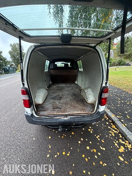 Toyota HiAce 21 of 30
