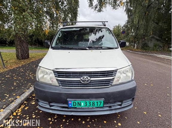 Toyota HiAce 2 of 30