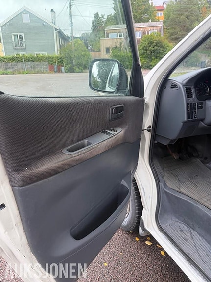 Toyota HiAce 14 of 30