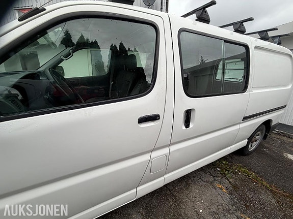 Toyota HiAce 22 of 30