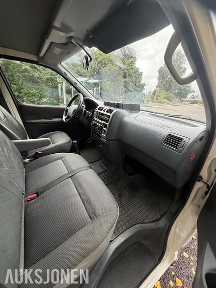 Toyota HiAce 19 of 30