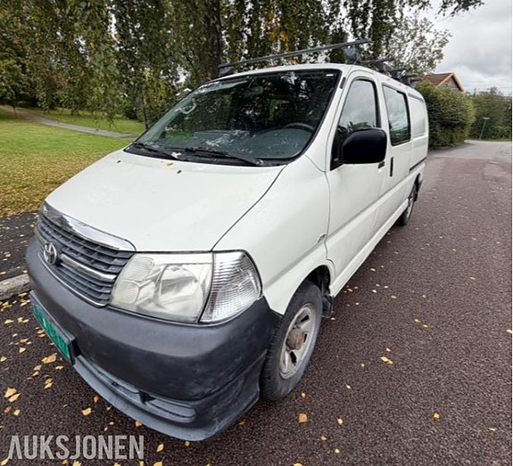 Toyota HiAce 12 of 30
