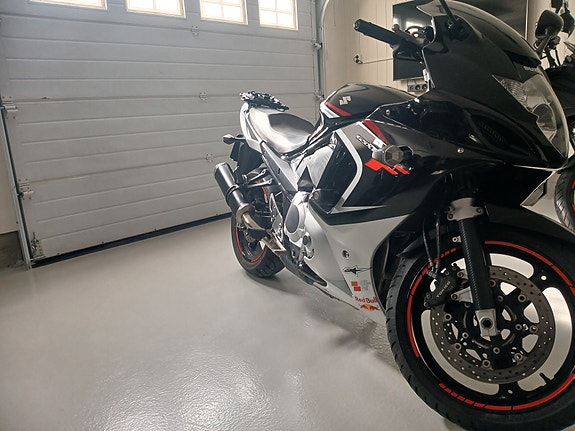 Suzuki GSX 650 F 2 of 4