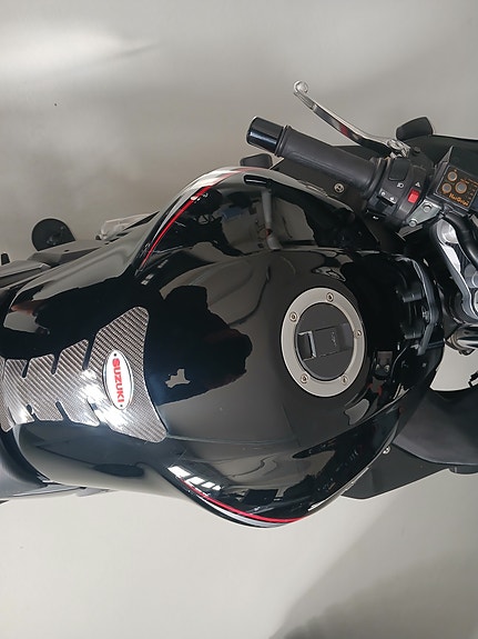 Suzuki GSX 650 F 3 of 4