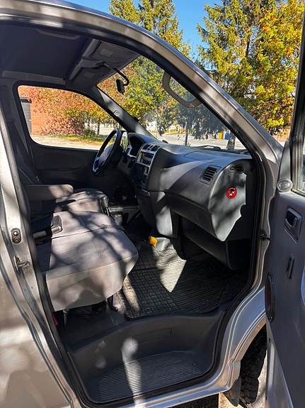 Toyota HiAce 9 of 30