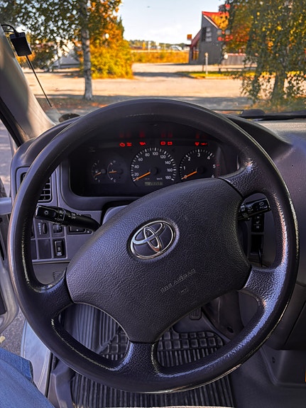Toyota HiAce 14 of 30