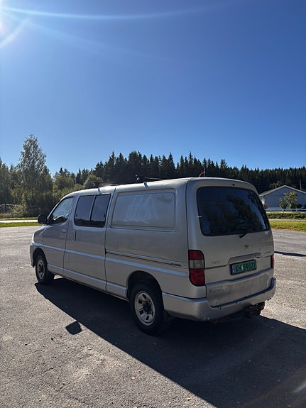 Toyota HiAce 3 of 30