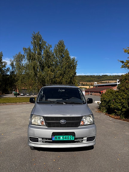 Toyota HiAce 2 of 30