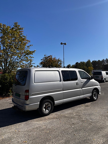 Toyota HiAce 5 of 30
