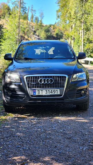 Audi Q5 2 of 28