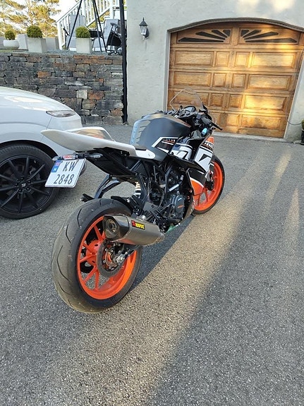 KTM RC 125 8 of 11