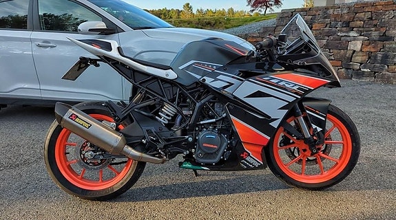 KTM RC 125 3 of 11