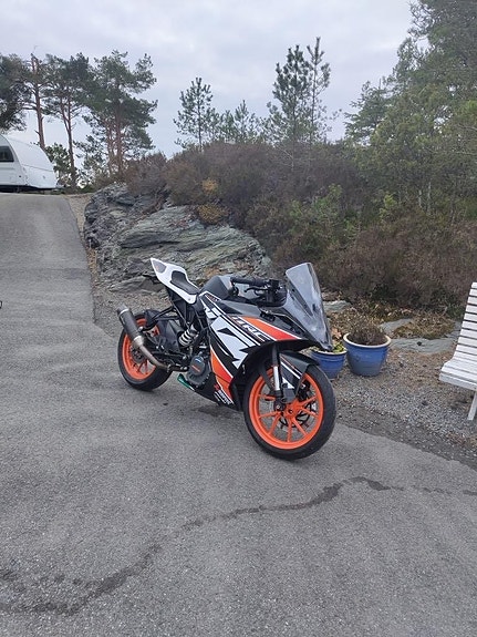 KTM RC 125 9 of 11