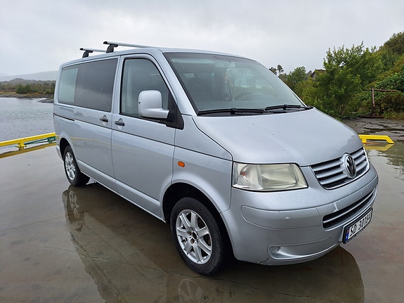 Volkswagen Caravelle 4 of 9
