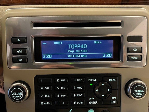 Volvo V70 12 of 30