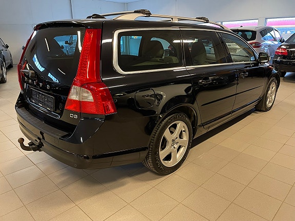 Volvo V70 3 of 30