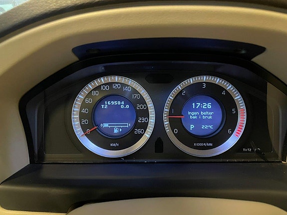 Volvo V70 16 of 30