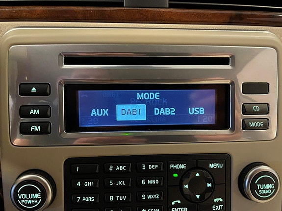 Volvo V70 13 of 30