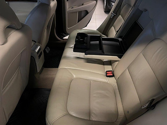 Volvo V70 23 of 30
