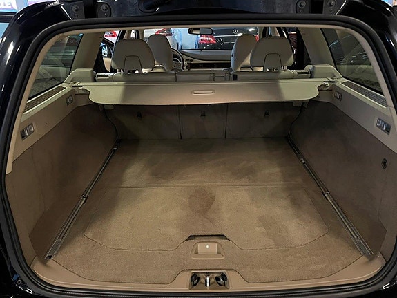 Volvo V70 26 of 30