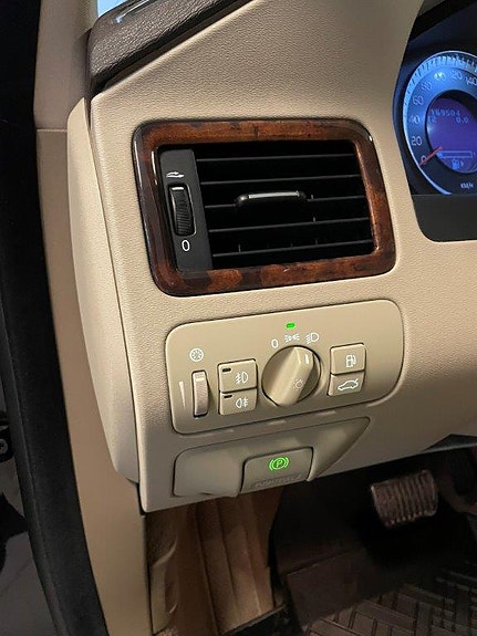 Volvo V70 19 of 30