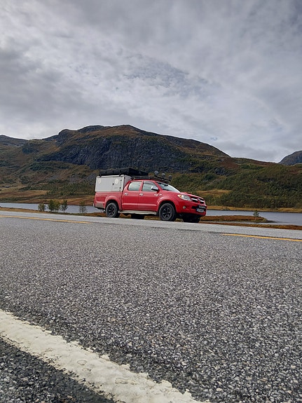 Toyota HiLux 3 of 5