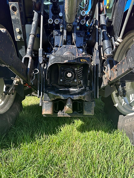 New Holland TL100A 10 of 16
