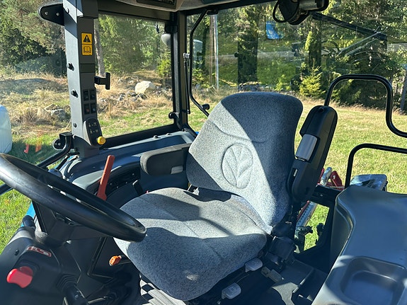 New Holland TL100A 13 of 16