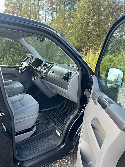 Volkswagen Transporter 8 of 12
