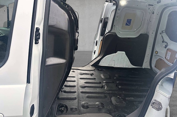 Ford Transit Connect 13 of 30