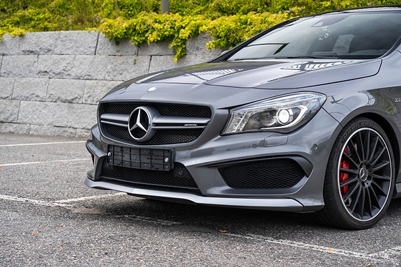 Mercedes-Benz CLA45 14 of 30