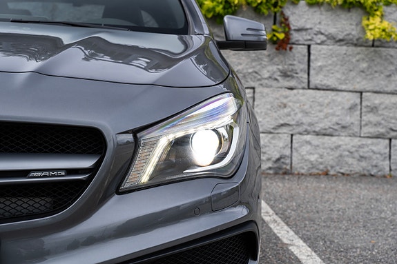 Mercedes-Benz CLA45 17 of 30