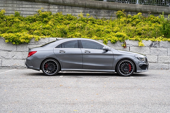 Mercedes-Benz CLA45 11 of 30