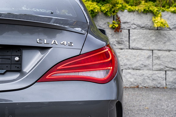Mercedes-Benz CLA45 18 of 30