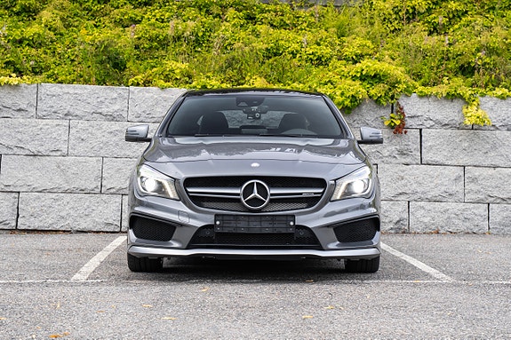 Mercedes-Benz CLA45 3 of 30