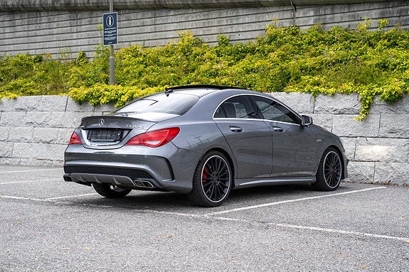 Mercedes-Benz CLA45 9 of 30