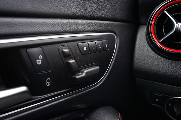 Mercedes-Benz CLA45 22 of 30