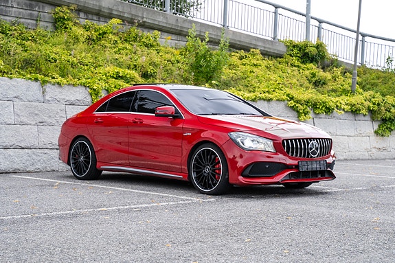 Mercedes-Benz CLA45 11 of 30