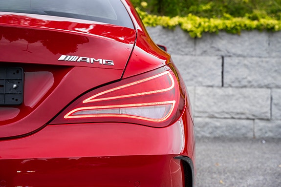 Mercedes-Benz CLA45 17 of 30
