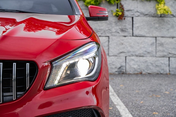 Mercedes-Benz CLA45 16 of 30