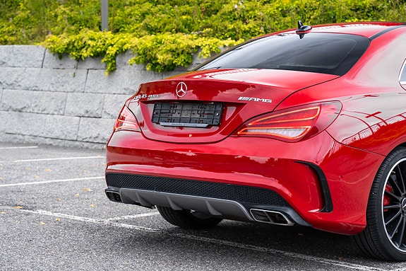 Mercedes-Benz CLA45 15 of 30