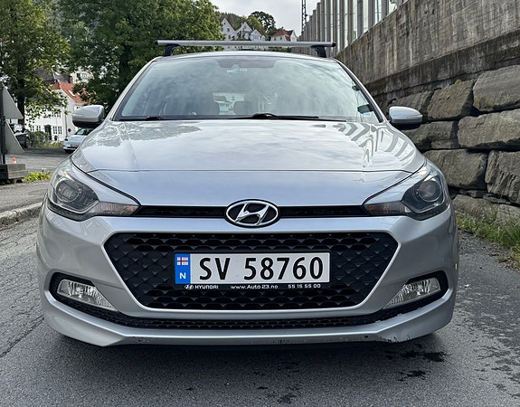Hyundai i20 3 of 24