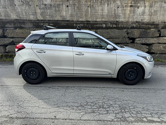 Hyundai i20 5 of 24