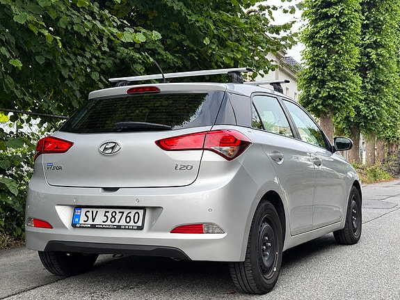 Hyundai i20 2 of 24
