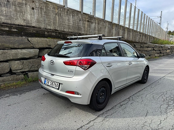 Hyundai i20 6 of 24
