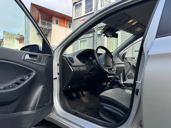 Hyundai i20 13 of 24