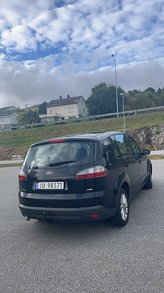 Ford S-MAX 3 of 10