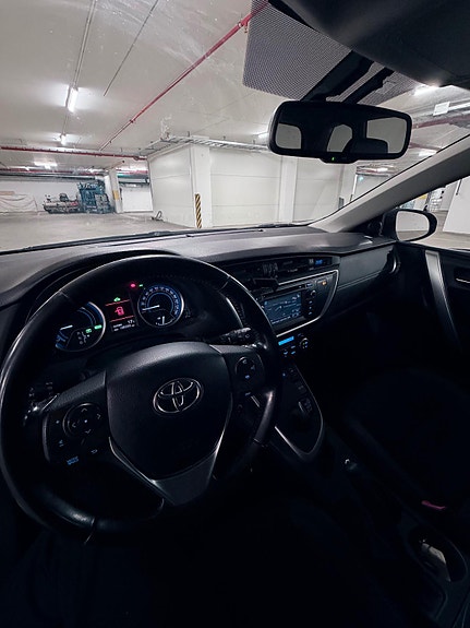Toyota Auris 18 of 30