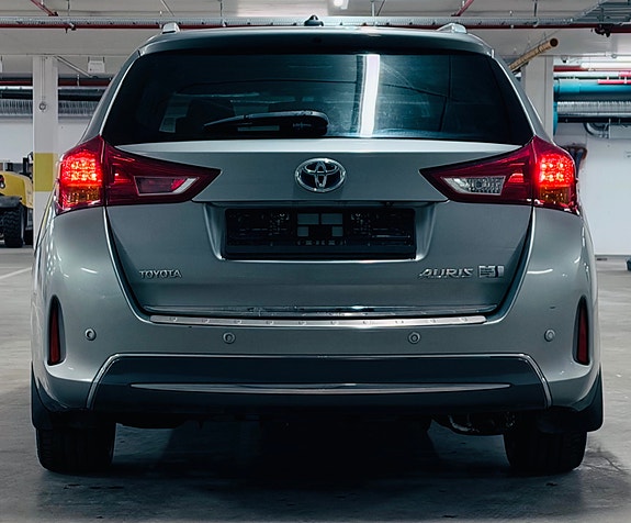 Toyota Auris 14 of 30